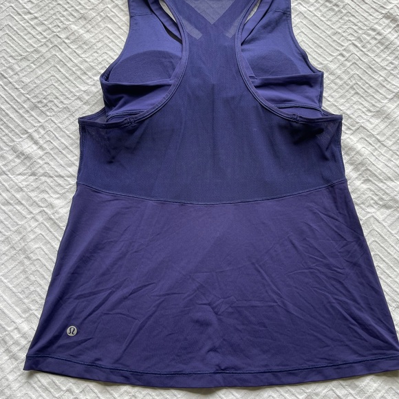 Lululemon blue 2 in 1 fast as light top mesh size 6 - Picture 4 of 12